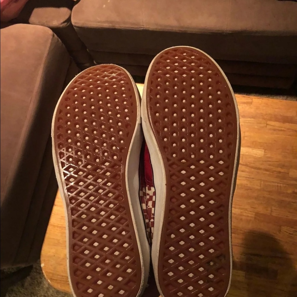 Red vans - Picture 3 of 3
